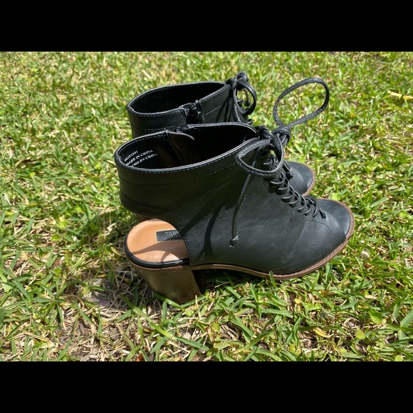 Forever 21 Lace-Up Booties - Picture 4 of 6